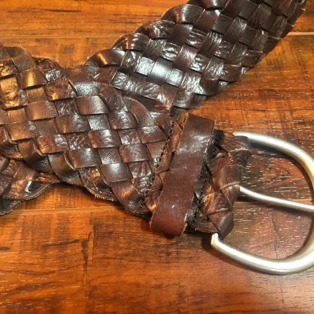 VINTAGE 90s M/L BoHo Hippie Brown Woven Leather Floral Filagree Buckle Belt